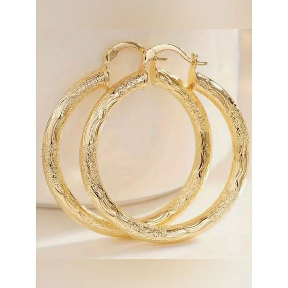 🌼 NEW Stunning & Classic Textured Gold Hoop Earrings 🌼